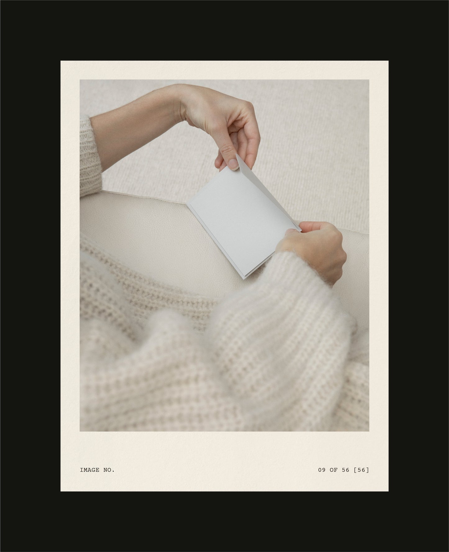 Dimanche Mockup Library